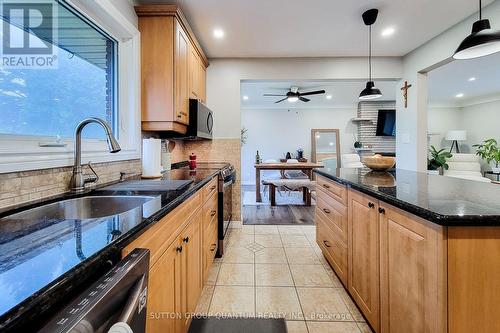 #Main - 149 Oneida Boulevard, Hamilton, ON - Indoor Photo Showing Kitchen With Double Sink