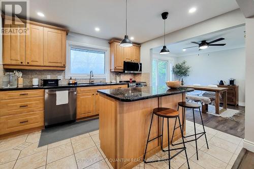 #Main - 149 Oneida Boulevard, Hamilton, ON - Indoor Photo Showing Kitchen