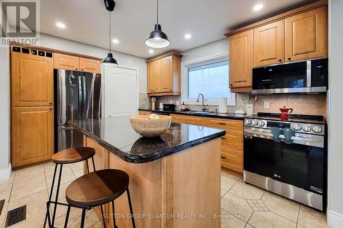 #Main - 149 Oneida Boulevard, Hamilton, ON - Indoor Photo Showing Kitchen