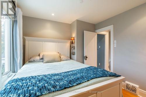 53 Tuxedo Avenue S, Hamilton, ON - Indoor Photo Showing Bedroom