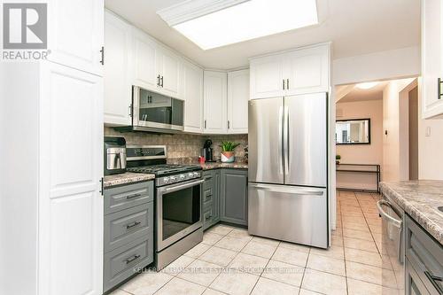 243 Highview Drive, Kitchener, ON - Indoor Photo Showing Kitchen