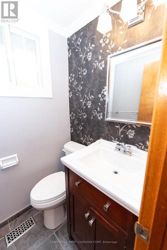 Main Floor Bathroom - 2 Sauve Avenue, St. Thomas, ON - Indoor Photo Showing Bathroom