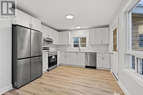 88 First Street, Welland (773 - Lincoln/Crowland), ON - Indoor Photo Showing Kitchen With Stainless Steel Kitchen