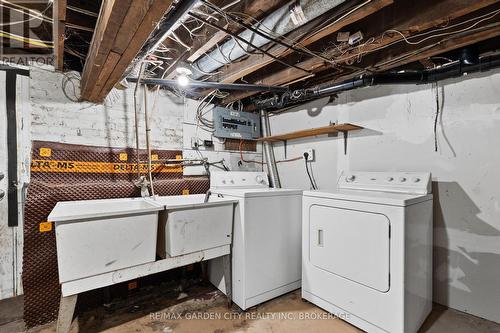 88 First Street, Welland (773 - Lincoln/Crowland), ON - Indoor Photo Showing Laundry Room