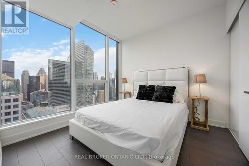 3206 - 15 Mercer Street, Toronto, ON - Indoor Photo Showing Bedroom