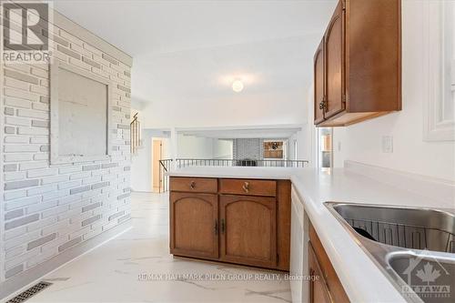 1763 Calumet Lane, Ottawa, ON - Indoor Photo Showing Kitchen With Double Sink