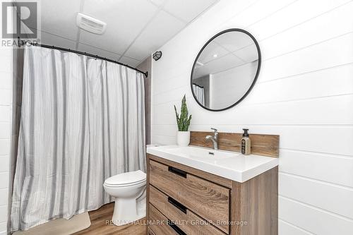 1589 Rumford Drive, Ottawa, ON - Indoor Photo Showing Bathroom