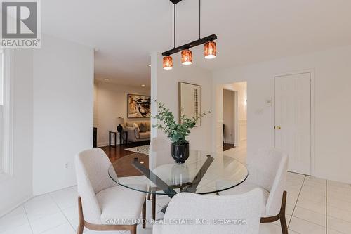 5392 Champlain Trail, Mississauga, ON - Indoor Photo Showing Dining Room