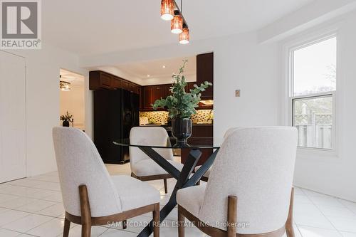 5392 Champlain Trail, Mississauga, ON - Indoor Photo Showing Dining Room