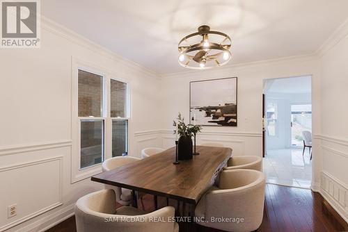 5392 Champlain Trail, Mississauga, ON - Indoor Photo Showing Dining Room