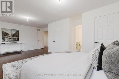 5392 Champlain Trail, Mississauga, ON - Indoor Photo Showing Other Room