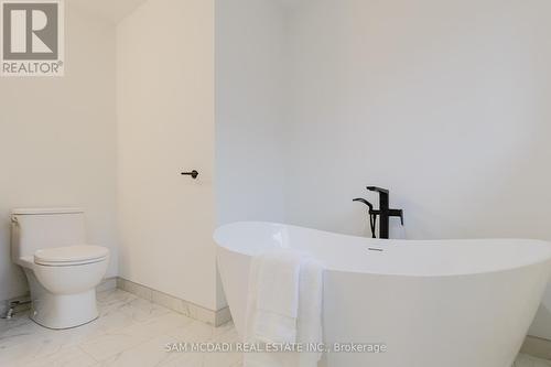 5392 Champlain Trail, Mississauga, ON - Indoor Photo Showing Bathroom