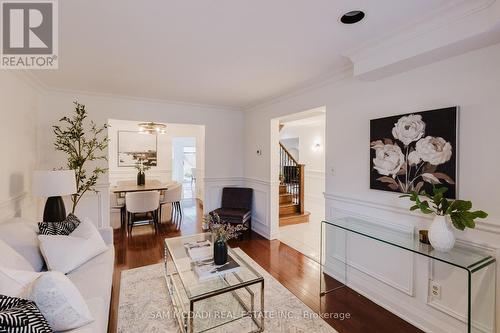 5392 Champlain Trail, Mississauga, ON - Indoor Photo Showing Living Room