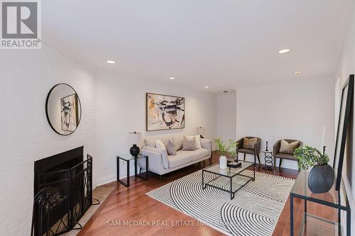 5392 Champlain Trail, Mississauga, ON - Indoor Photo Showing Living Room With Fireplace