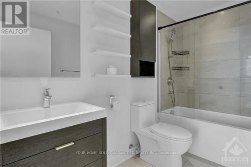 1610 - 20 Daly Avenue, Ottawa, ON - Indoor Photo Showing Bathroom