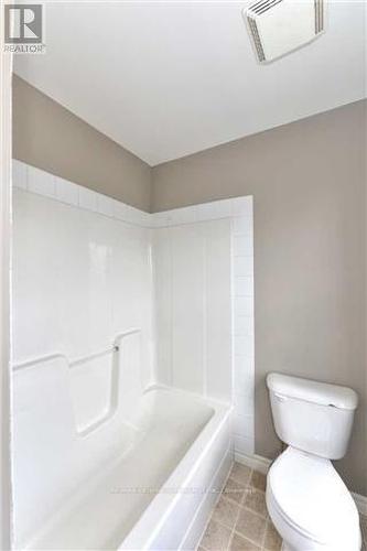 31 - 600 Sarnia Road, London, ON - Indoor Photo Showing Bathroom