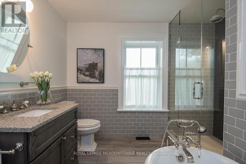 49 James Street, Milton, ON - Indoor Photo Showing Bathroom