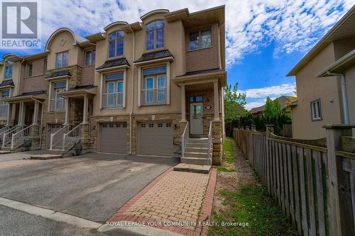 11 - 9205 Bathurst Street, Richmond Hill, ON - Outdoor With Facade