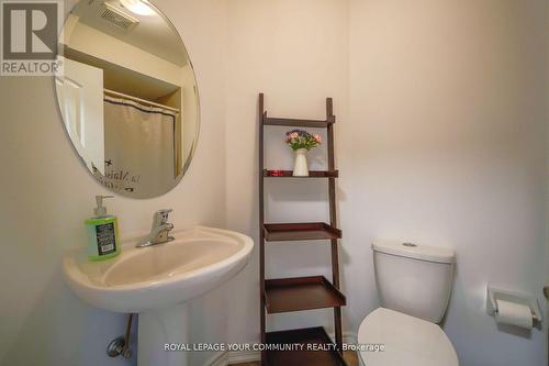 11 - 9205 Bathurst Street, Richmond Hill, ON - Indoor Photo Showing Bathroom