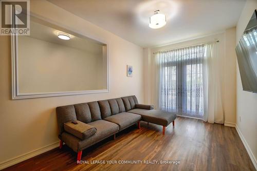 11 - 9205 Bathurst Street, Richmond Hill, ON - Indoor