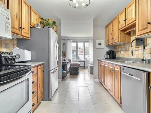 Kitchen - 302 Rue Renan, Québec (Beauport), QC - Indoor Photo Showing Kitchen With Double Sink