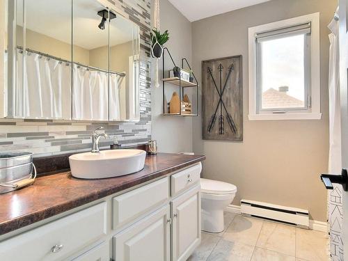 Bathroom - 302 Rue Renan, Québec (Beauport), QC - Indoor Photo Showing Bathroom