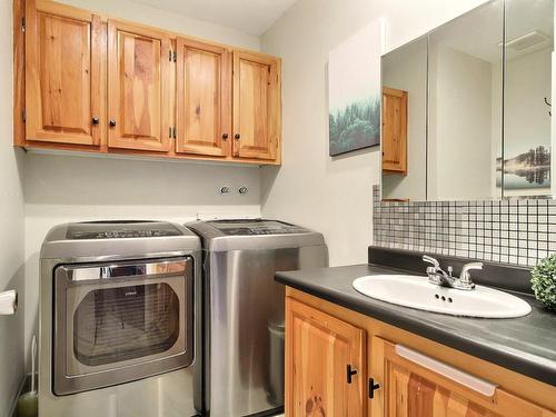 Laundry room - 302 Rue Renan, Québec (Beauport), QC - Indoor Photo Showing Laundry Room