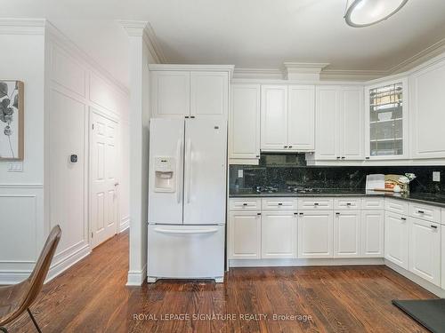 53 Parkhurst Blvd E, Toronto, ON - Indoor Photo Showing Kitchen