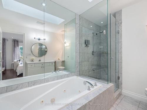 53 Parkhurst Blvd E, Toronto, ON - Indoor Photo Showing Bathroom