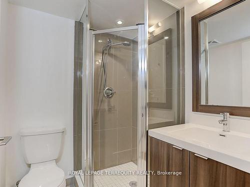 1207-7 Mabelle Ave, Toronto, ON - Indoor Photo Showing Bathroom