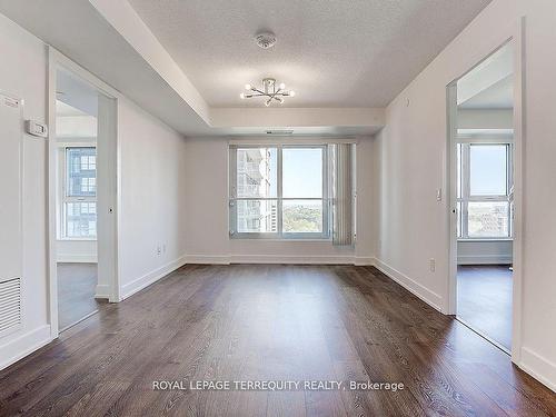 1207-7 Mabelle Ave, Toronto, ON - Indoor Photo Showing Other Room