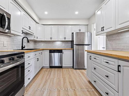 34 Ivybridge Dr, Brampton, ON - Indoor Photo Showing Kitchen With Stainless Steel Kitchen With Upgraded Kitchen