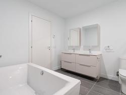 Ensuite bathroom - 