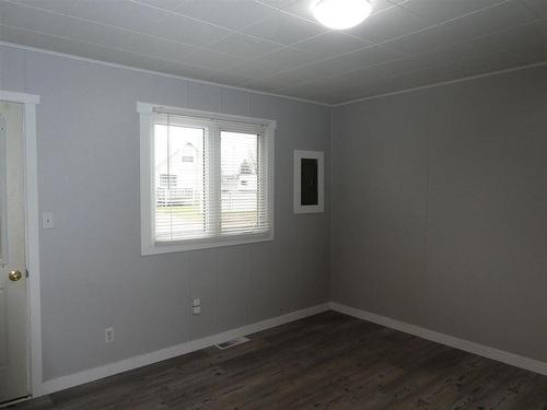 208 Third Ave Se, Geraldton, ON - Indoor Photo Showing Other Room