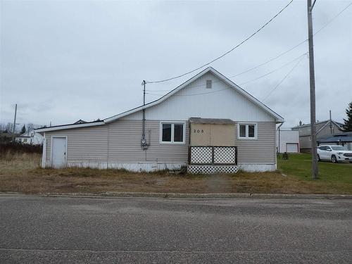 208 Third Ave Se, Geraldton, ON - Outdoor