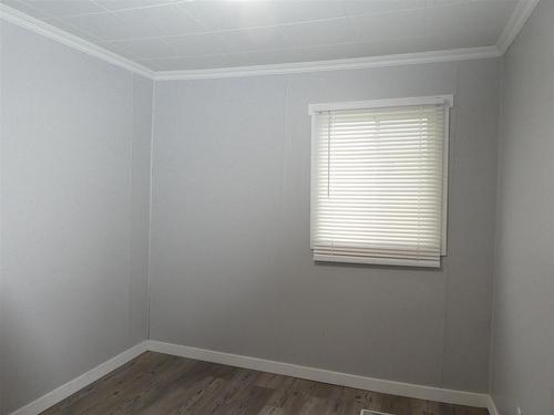 208 Third Ave Se, Geraldton, ON - Indoor Photo Showing Other Room