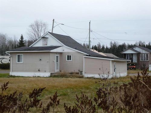 208 Third Ave Se, Geraldton, ON - Outdoor