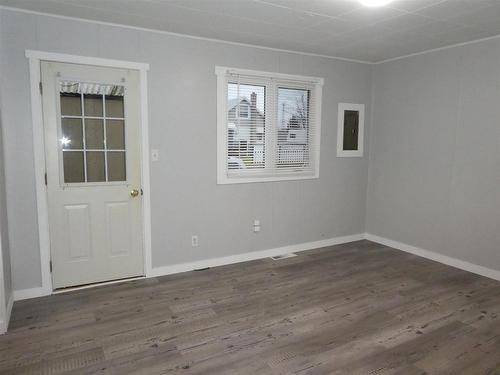 208 Third Ave Se, Geraldton, ON - Indoor Photo Showing Other Room