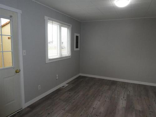 208 Third Ave Se, Geraldton, ON - Indoor Photo Showing Other Room