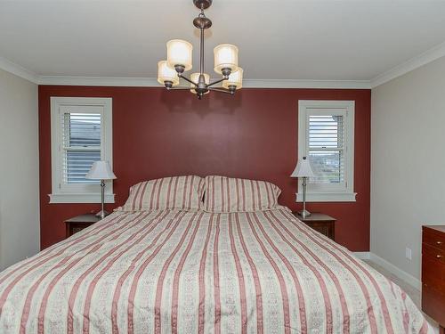 219 Saxon Drive, Thunder Bay, ON - Indoor Photo Showing Bedroom