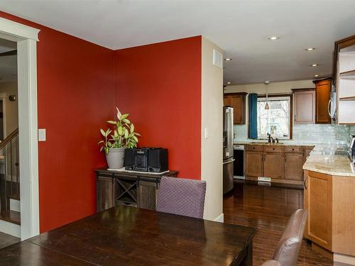 219 Saxon Drive, Thunder Bay, ON - Indoor Photo Showing Kitchen