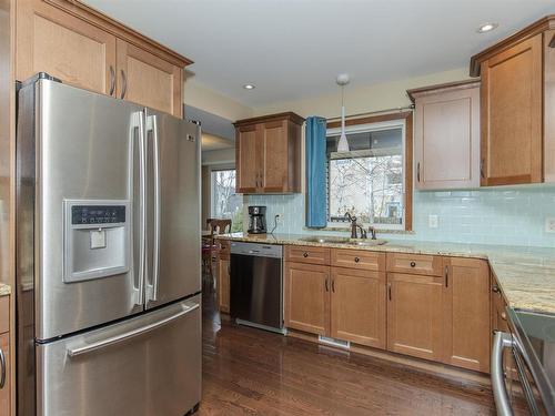 219 Saxon Drive, Thunder Bay, ON - Indoor Photo Showing Kitchen With Double Sink