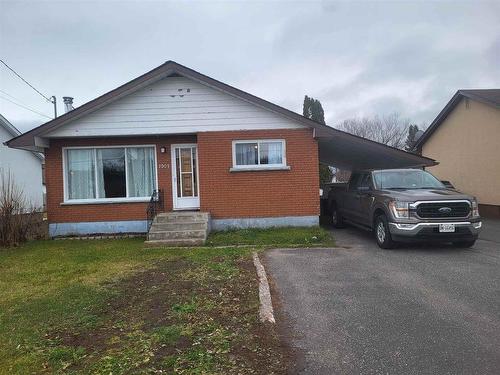 1001 Huron, Thunder Bay, ON - Outdoor