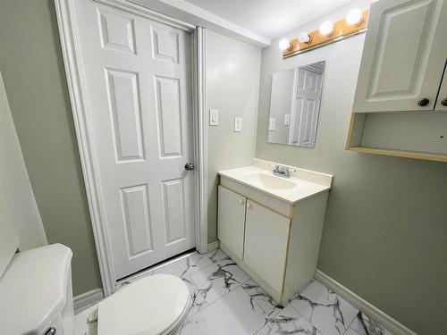 24 Stevens Avenue, Marathon, ON - Indoor Photo Showing Bathroom