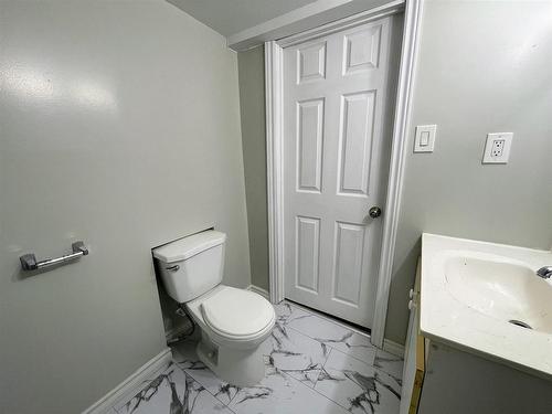 24 Stevens Avenue, Marathon, ON - Indoor Photo Showing Bathroom