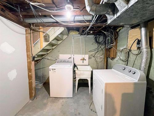 24 Stevens Avenue, Marathon, ON - Indoor Photo Showing Laundry Room