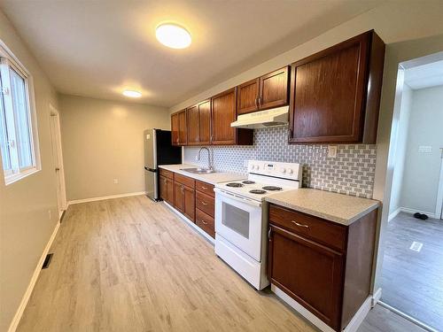 24 Stevens Avenue, Marathon, ON - Indoor Photo Showing Kitchen With Double Sink