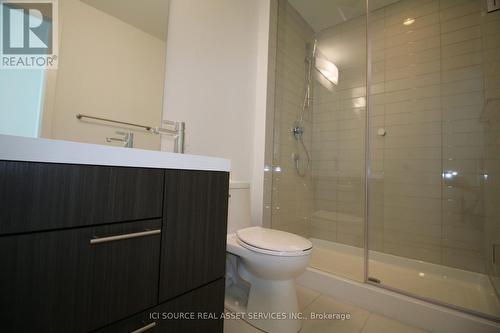 2202 - 30 Nelson Street, Toronto, ON - Indoor Photo Showing Bathroom