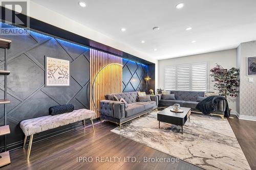 1637 Leblanc Court, Milton, ON - Indoor Photo Showing Living Room