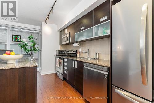 713 - 205 Frederick Street, Toronto, ON - Indoor Photo Showing Kitchen